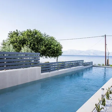 Theros アパートホテル