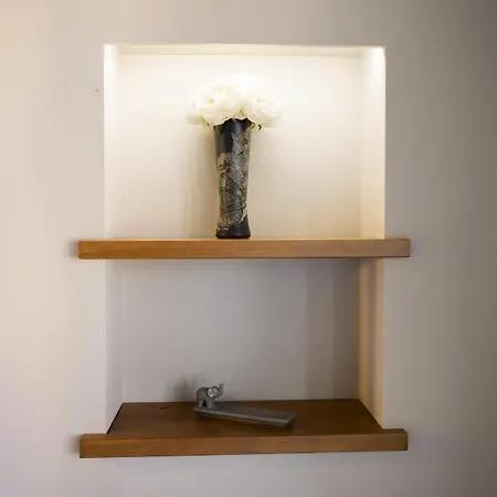 Theros アパートホテル