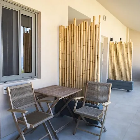 Theros アパートホテル 4*