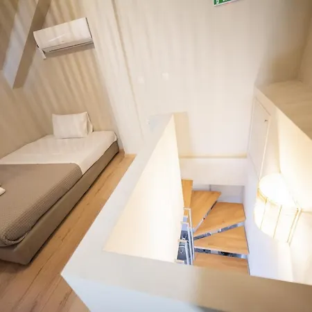 アパートホテル Theros Dhiminión