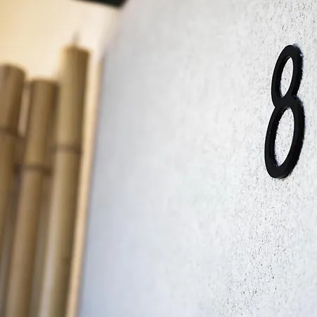 アパートホテル Theros