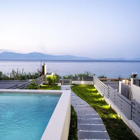 Theros Apart Otel Dhiminio