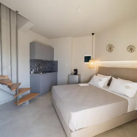 Theros Aparthotel
