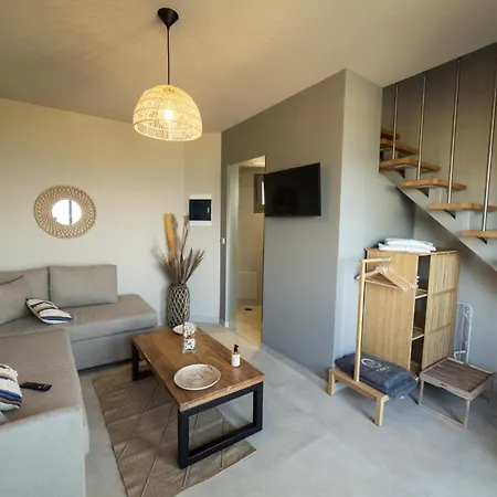 Aparthotel Theros Dhiminio
