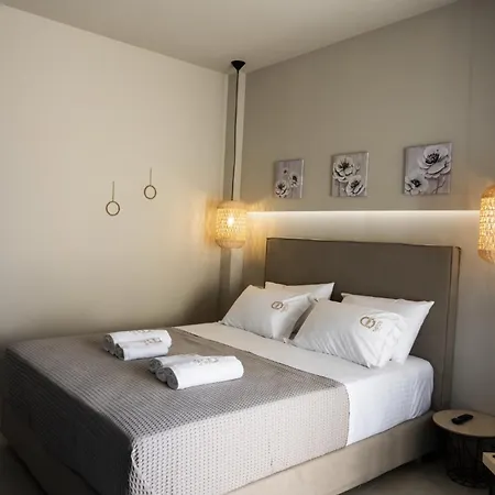 Theros Aparthotel 4*