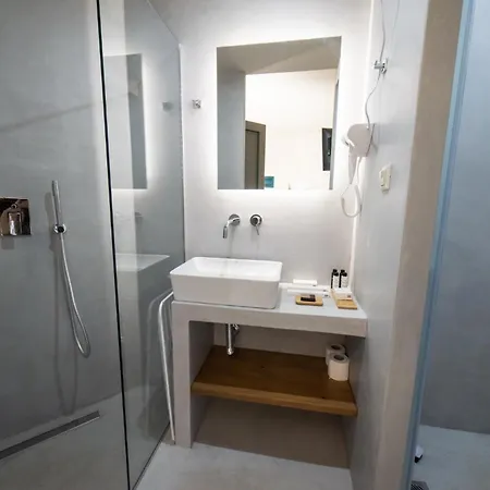 Theros Aparthotel Dhiminio