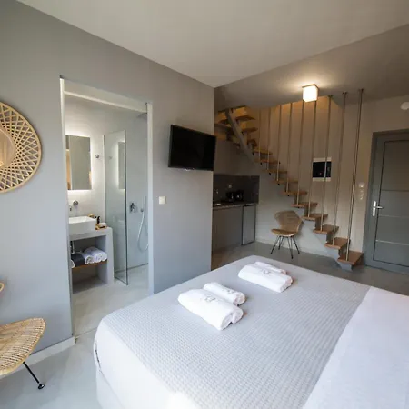 Theros Apart-hotel 4*