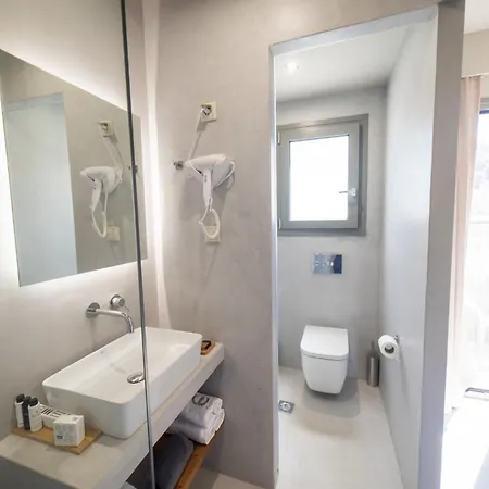 Theros Dhiminio