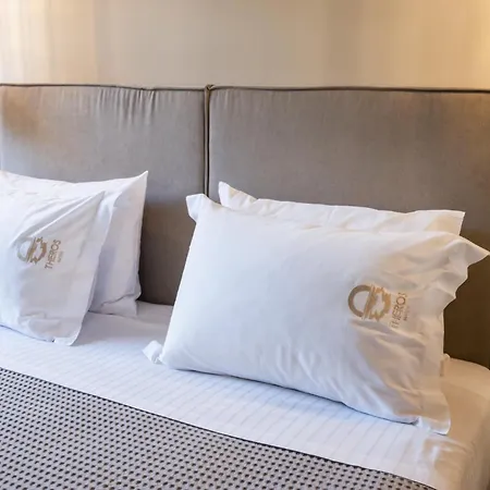 Apart-hotel Theros Dhiminio