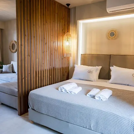 Theros Aparthotel
