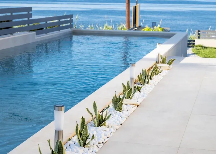 شقة فندقية Theros Dhiminio