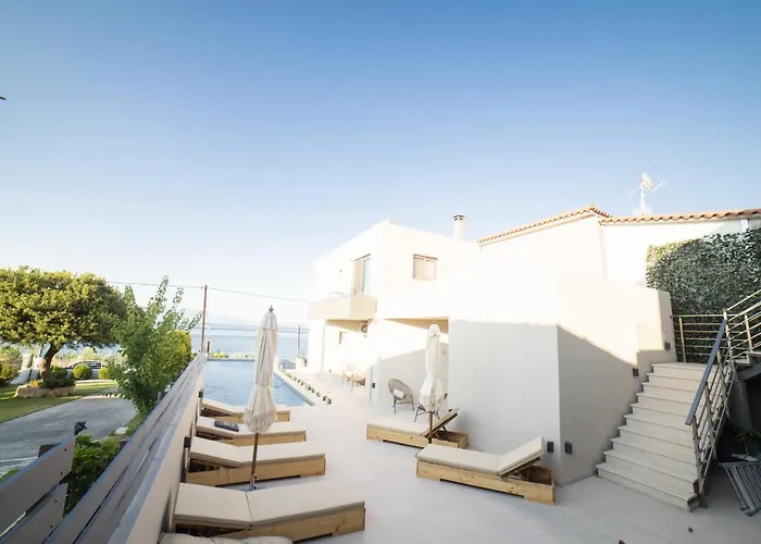 Aparthotel Theros 4*