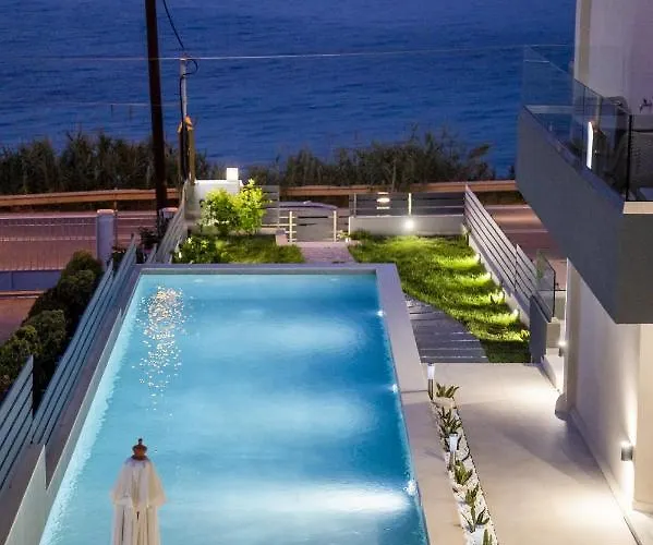 Aparthotel Theros 4*