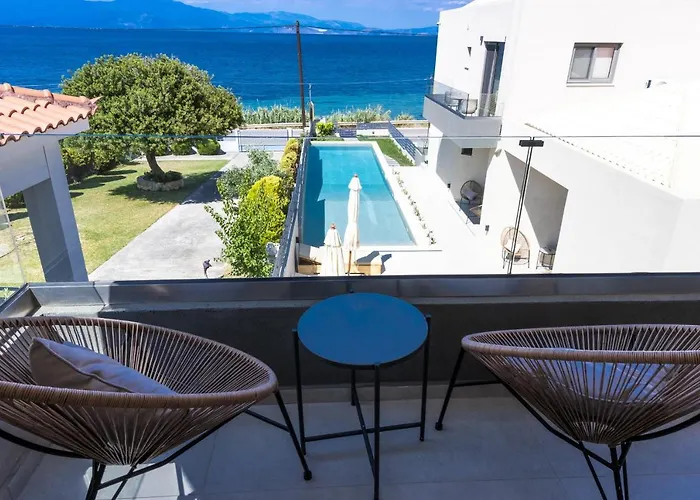 Theros شقة فندقية 4*